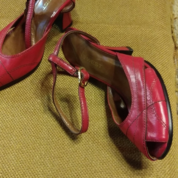 9 west red ankle strap heels - Picture 2 of 3